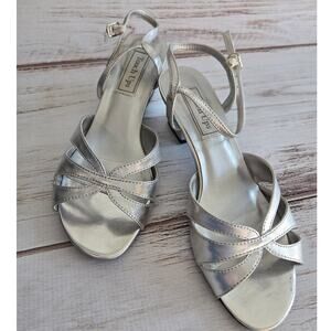 Touch Ups Monaco sandals by Benjamin Walk Silve sz 7W